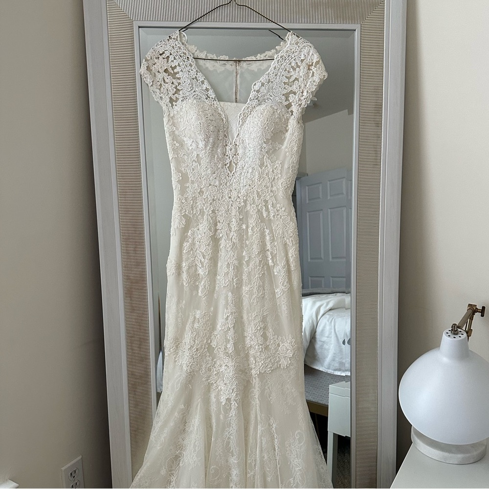 Beautiful Justin Alexander wedding dress